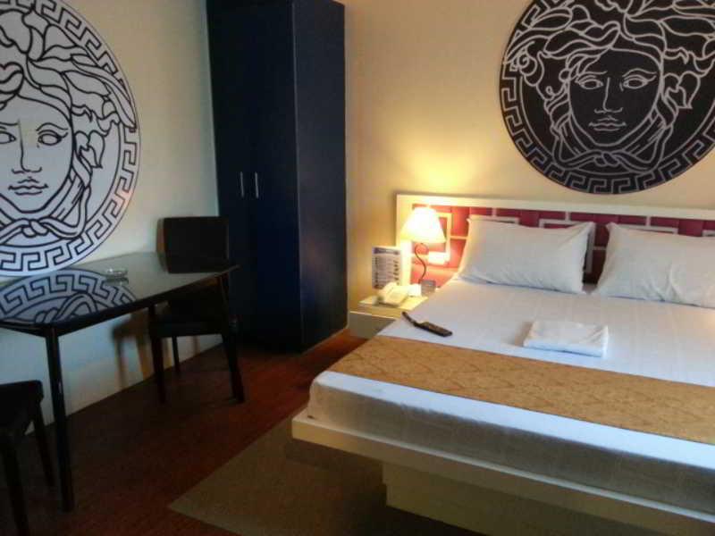 Icon Hotell Manila Exteriör bild